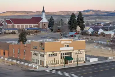 Image de Fantastic location for large groups or family reunion stays!