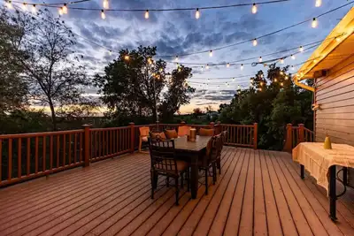 Image de Lagoon Basecamp-Hot Tub, Large Deck, Valley View!