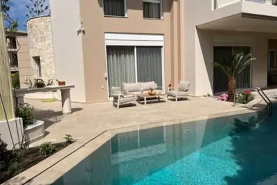 Image de Elegant villa with pool in the Athens Riviera