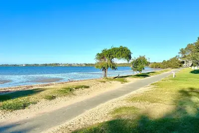 Image de Seaside Getaway - 5 Min Stroll to Sandy Beach