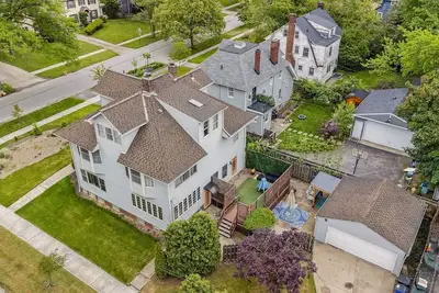 Image de Spacious 6-bedroom house with Game Room, Outside Bar and tons of Family Fun