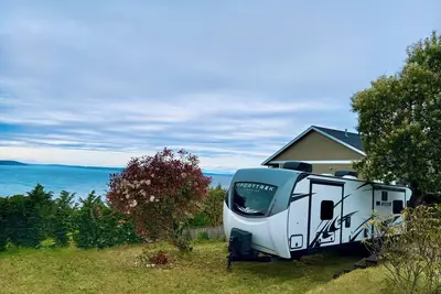 Image de Luxury Madrona Beach Rv Camping!
