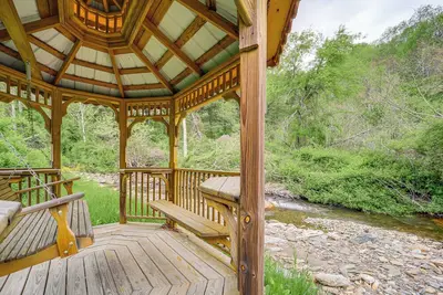 Image de Creekside Gazebo + Mtn Views: Spacious Todd Home!