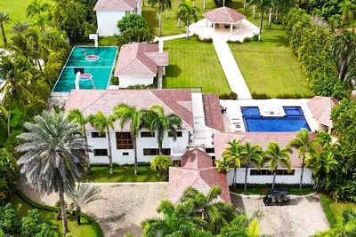 Image de Luxury Villa in Casa de Campo Resort, private pool, 2 jacuzzis, Garden