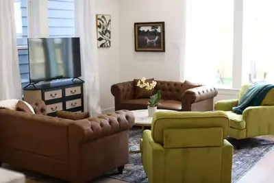 Image de Spacious 4-bedroom townhome with king beds & TVs in Houston - Great Location!