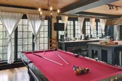 Image de Grand Loft, Lac, Table de billard, 2 lits, Jacuzzi, 10 minutes Casino Lac Lemay,