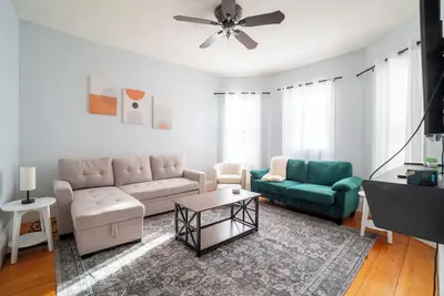 Image de Cozy Davis Sq 4BDs/Free Parking/7 Min to Harvard & Mit/5 Min Walk-Train Station