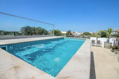 Image de Spacious 9-bedroom house with WiFi, Ac in vibrant Cartagena Bolivar +Bonus