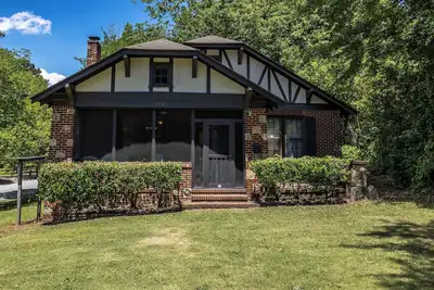 Image de Cozy Midtown Bungalow near Ft. Benning