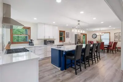 Image de The Willow House - 3 bedroom home near Castle Farms - Events welcome!