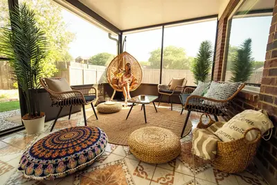 Image de The Lantern House Experience w/ Hot Tub & Game Room in Pflugerville