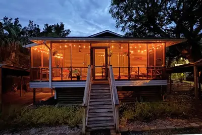 Image de Welcome to Rainbow at Folly House – Your Beachside Retreat Near Charleston!