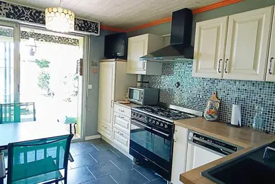 Image de Studio 4 personnes, la plage et le bourg à pied.