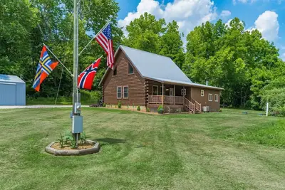 Image de Peaceful 2-Bedroom Cabin near Lake Hope State Park in the Hocking Hills Region