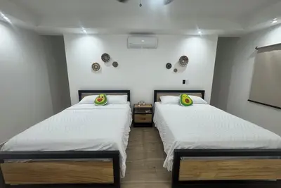 Image de Stylish Villa: 4 queen+2 double beds, 20 mins from airport and 8 mins from beach