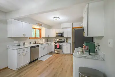 Image de 5 Acres - 3 King Beds - Fairlawn Campfire Nights!