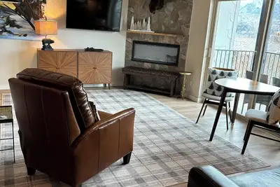 Image de Purgatory Townhomes 116 at Purgatory Resort, perfect for a romantic getaway or solo retreat.