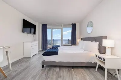 Image de Stunning Oceanfront Views in this Beautiful 1-bedroom Condo