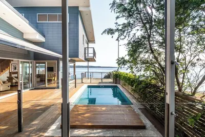 Image de Lakeside Retreat for Families & Groups – Spacious 5-Bedroom Home with Pool