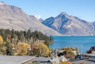 Image de Best View in Queenstown - Town Centre Location!