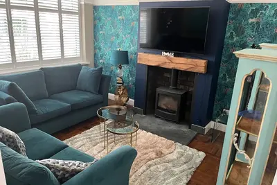 Image de Cardiff - Sleeps 7 - Parking - Jacuzzi - Garden