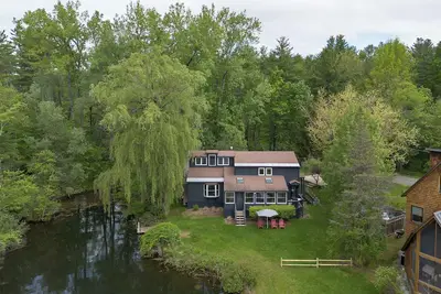 Image de Lakeside Estate: 2 Homes For Family Gatherings