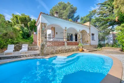Image de Escale : Belle maison de vacances en location avec piscine privée à Masos de Pals