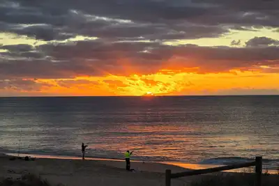 Image de Peachy Keen - Beachfront in Silver Sands. Family + Pet friendly Mandurah base.