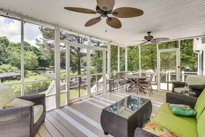 Image de Private Dock + Fire Pit: Serene Lake Gaston Escape