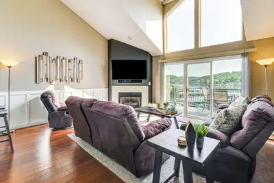 On-Site Lake of the Ozarks Access: Camdenton Condo