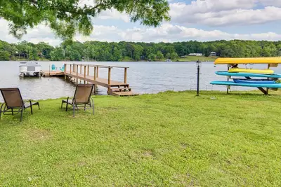 Image de Newly Renovated Lake Bowen Home w/ Game Room!