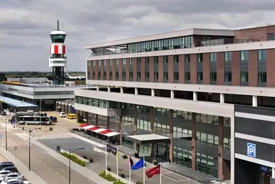 Image de Close to Everything: Airport, Zoo, and City Attractions! Onsite Dining!