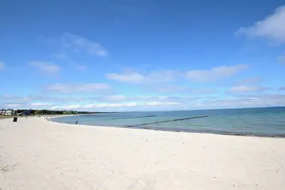 Image de Vacation home Strandfeeling Glowe - House in a great location with garden, terrace and