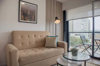 w* | Refined 1br w/ Balcony in lovely Barranco