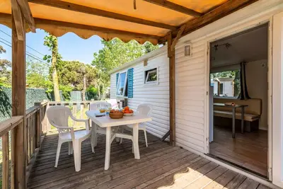 Image de Mobil-home | Classic | 3 Ch. | 4/6 pers. | Terrasse surélevée | A/C