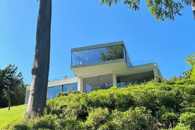 Image de Live in the house from the Tv series everyone is talking about!