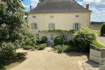 Image de maison de maitre du Xix° siècle \"la belle vie\" 14/15 personnes à 5 min de Beaune