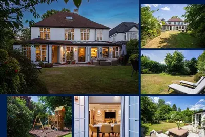 Image de Luxury family home in Surrey, Uk with garden, pool table, fireplace & playground