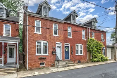 Image de Quaint 2 Bdrm With Fenced in Backyard