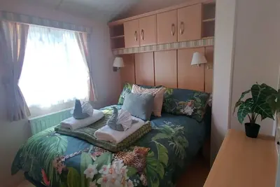 Image de 3 Bed Chalet in Ardmore with Breathtaking Sea Views