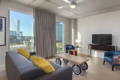 Image de Wyndham Austin Studio – Downtown Views, Rooftop Pool & Walkable Fun