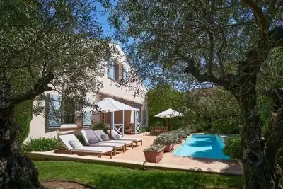 Image de Villa avec jardin et piscine, au coeur de Saint-Tropez