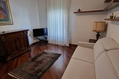 Image de Cathedral - Fountain with Terrace