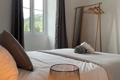 Spacious 2-bedroom duplex apartment with everything you need to spend a few days!