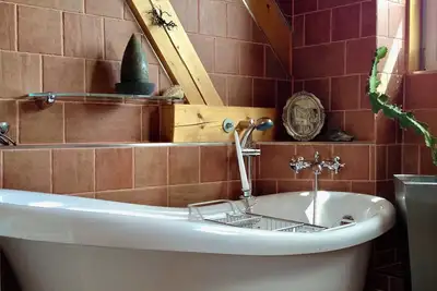 Image de High-quality vacation apartment on the historic village green between the Elbe and vineyards
