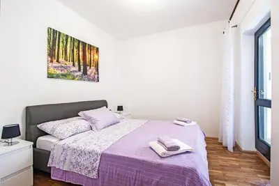 Image de Cozy 1-bedroom apartment in Peroj, 1 km from the beach