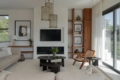 Image de Villa Contemporaine avec Vue Mer & Piscine à Débordement – Sainte-Maxime