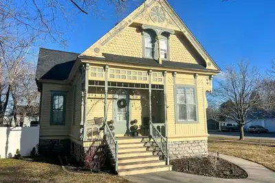Image de Spacious 5-bedroom Victorian house in charming Old Town Alpena with Ac