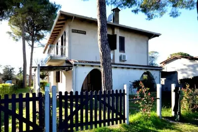 Image de Appartement dans une villa avec jardin clôturé