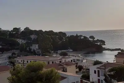 Appartement Balcon vue sur mer\nA 5 mn a pied de la mer